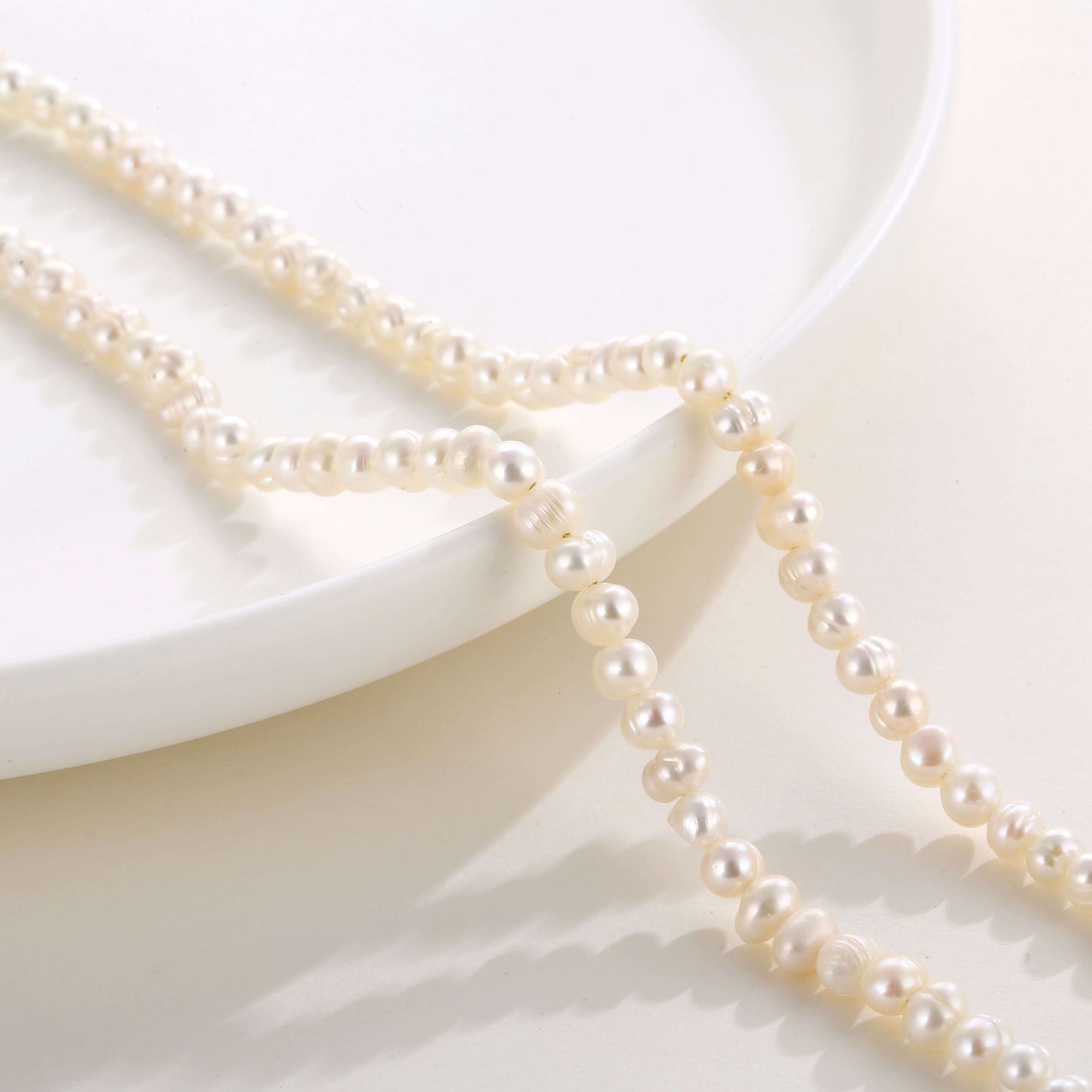 LOANYA Perlenkette mit Anhänger Necklaces Loanya