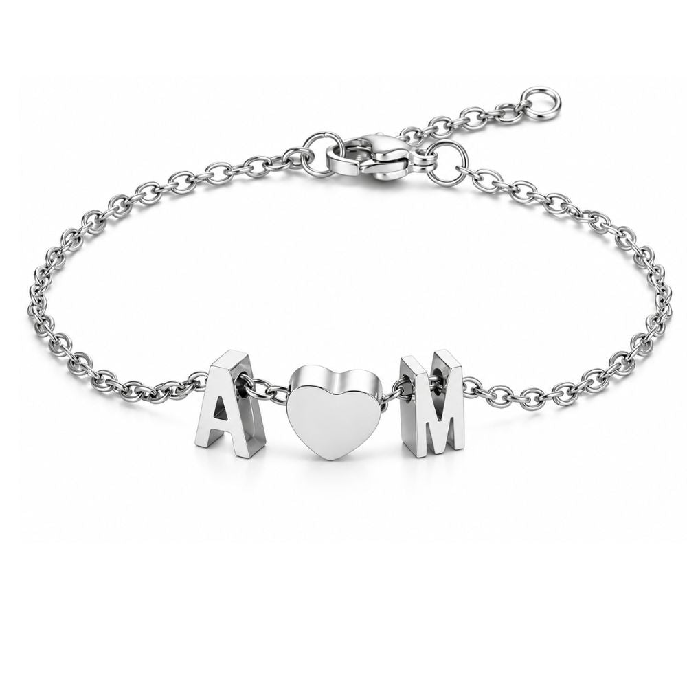 Armband mit Herz und zwei Buchstaben