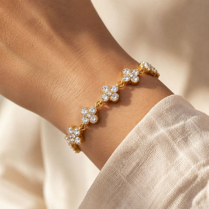 Kleeblatt Armband mit Zirkoniasteinen