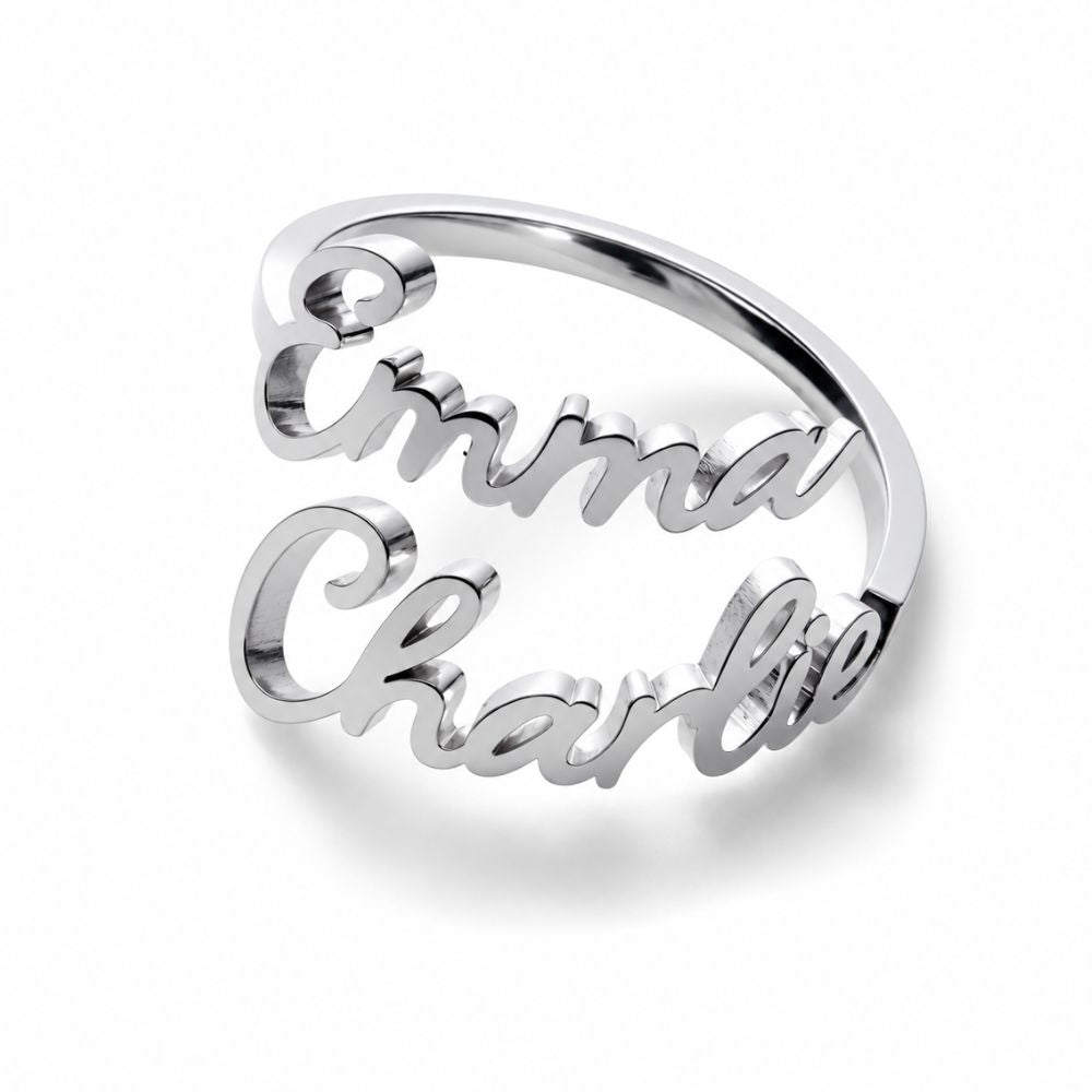 Ring mit zwei personalisierten Namen