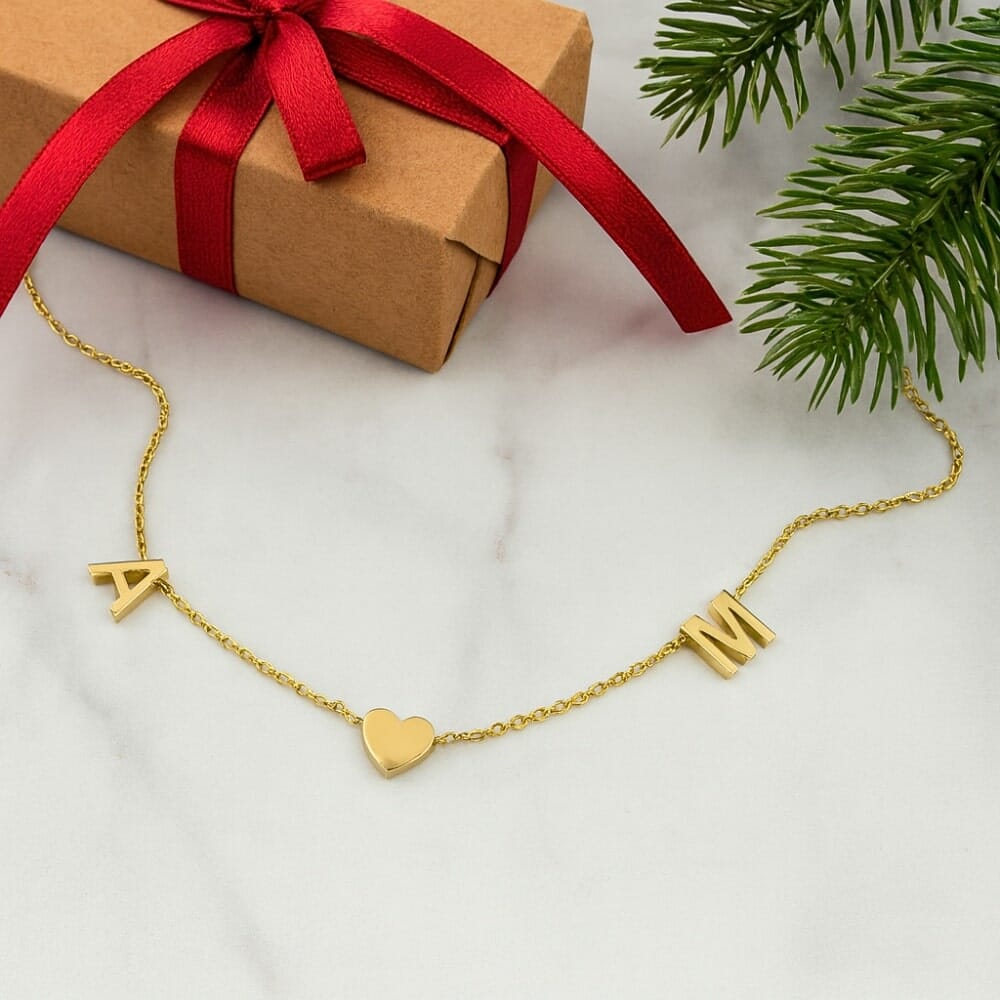 Initialkette mit Herz – Zwei Buchstaben als Symbol eurer Verbindung Necklaces Loanya 