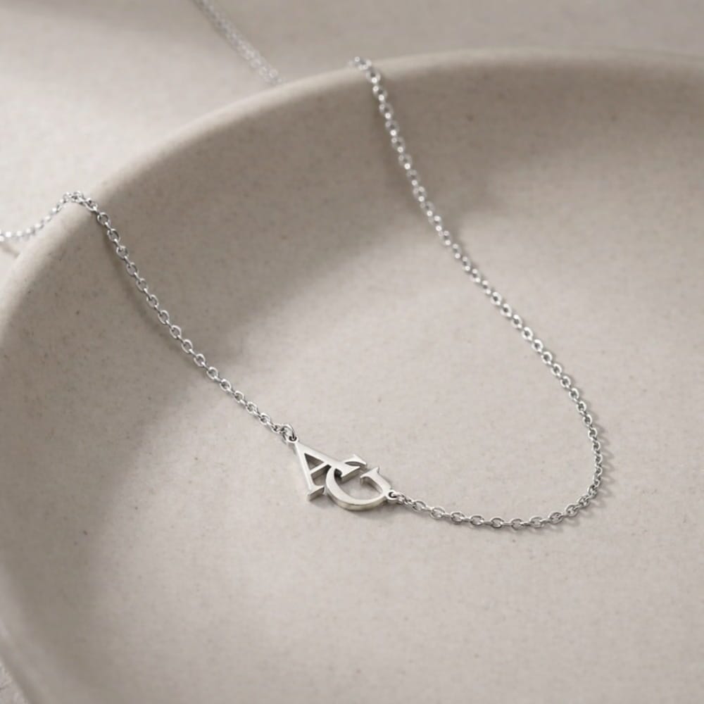 Monogramm Halskette mit drei Initialen Necklaces Loanya 