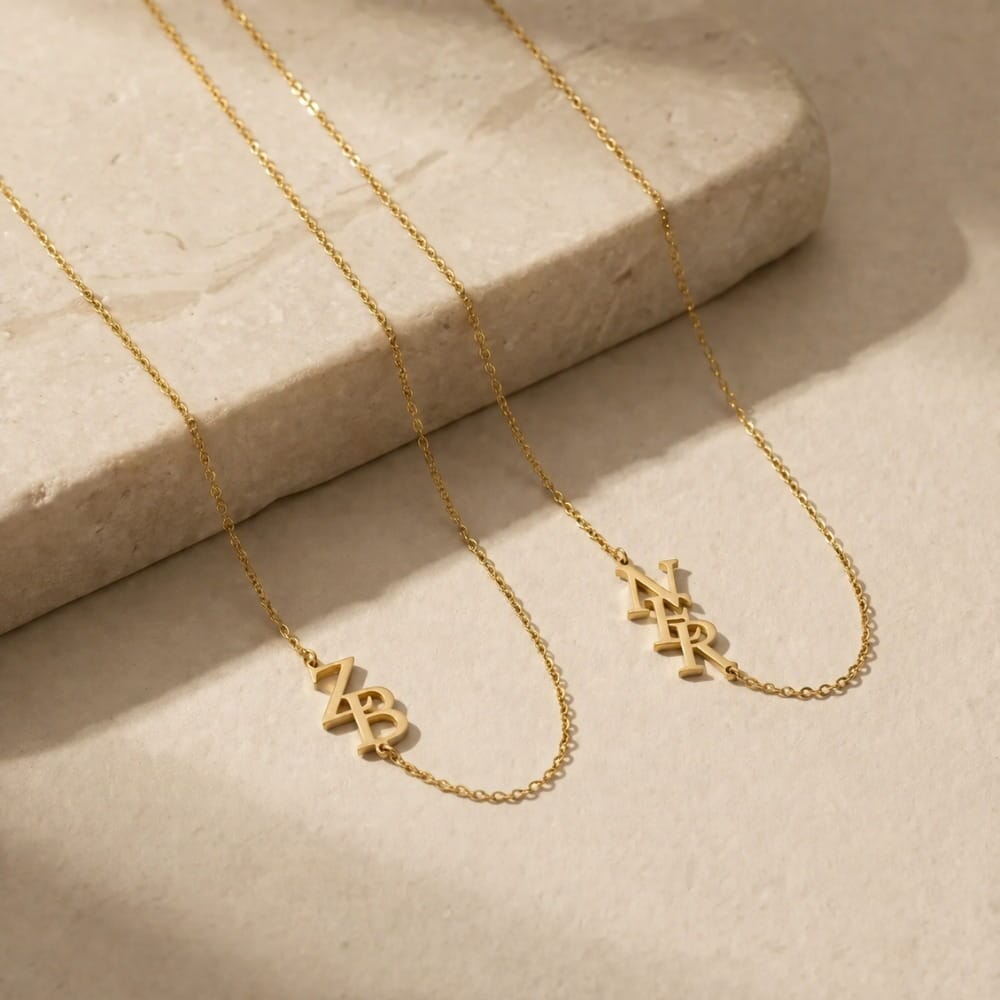 Monogramm Halskette mit drei Initialen Necklaces Loanya 