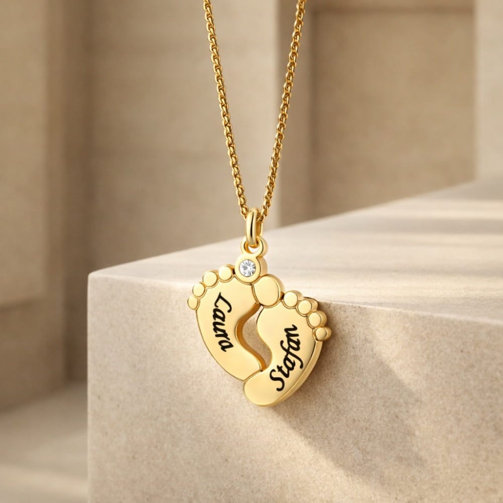 Personalisierte Babyfuß Halskette mit Zirkoniastein Loanya Gold Halskette 45 cm 