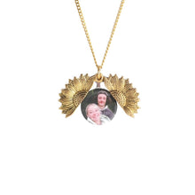 Lade das Bild in den Galerie-Viewer, LOANYA Halskette mit Fotogravur Necklaces Loanya Gold 40 cm 
